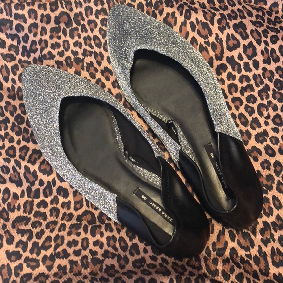 Zara Shoes - Zara Black & Silver Flats